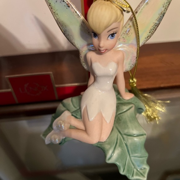Tinker Bell Sitting Pretty Ornament Disney Collection for 2022 Annual Series - Picture 7 of 8
